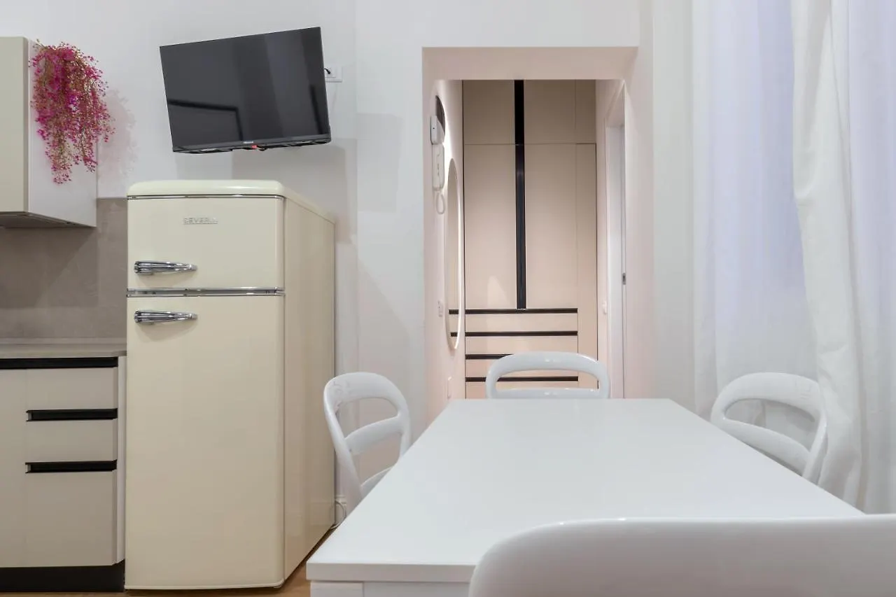 Appartamento Nuovo intimo APT a 10min dal Duomo Milano